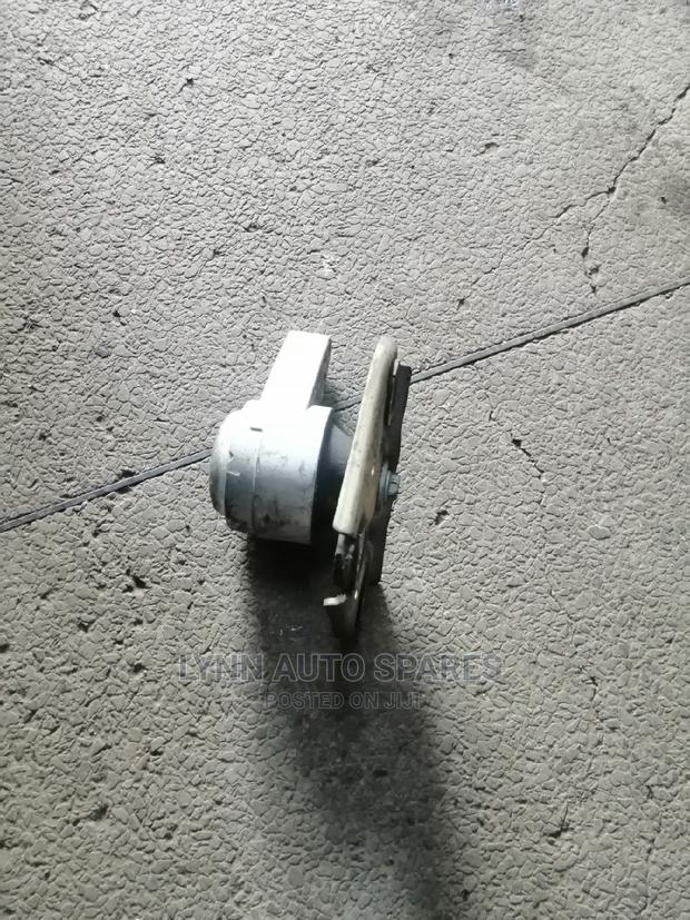 Mazda Verisa Gear Mountain - main view