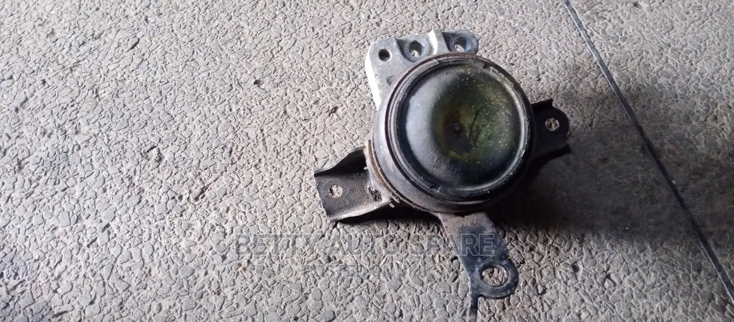 Toyota Vitz Gear Mountain