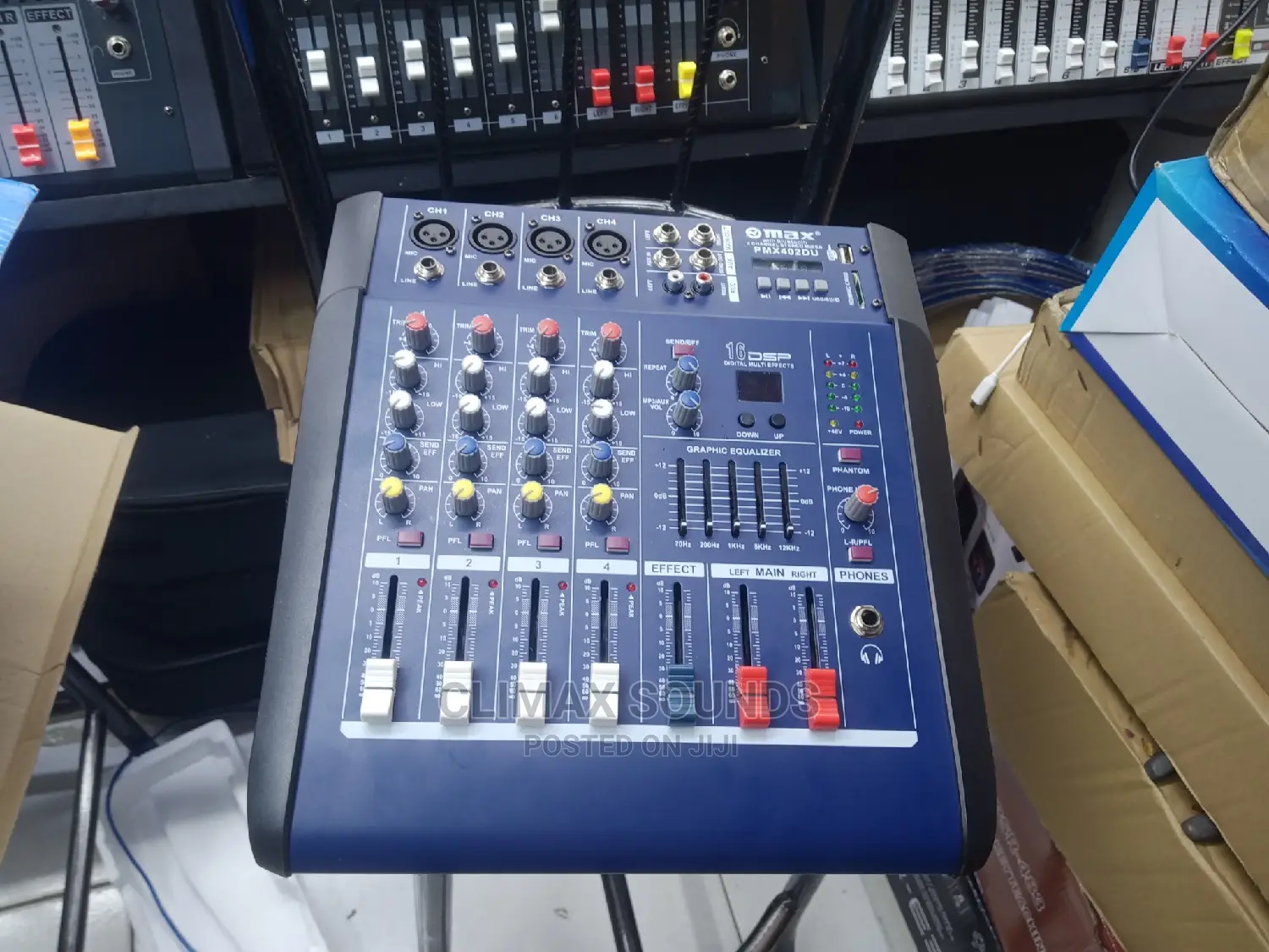 Powered Mixer 4 Chanls