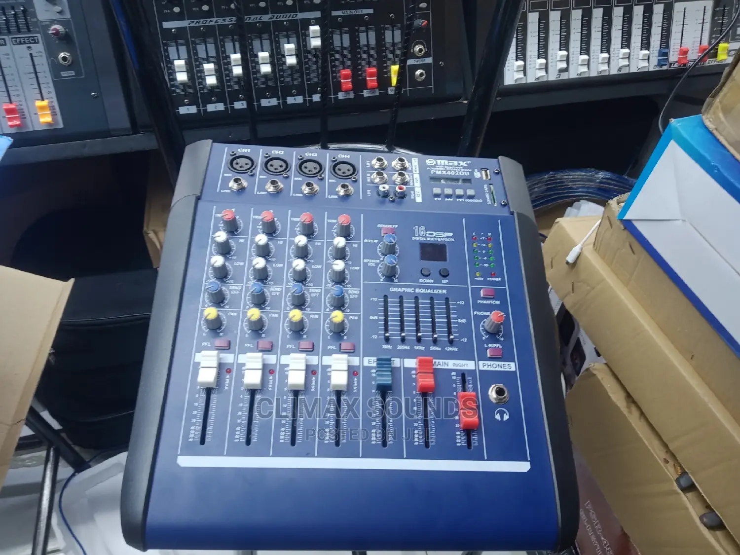 Powered Mixer 4 Chanls