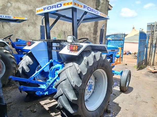 5610 Ford Tractor - thumbnail 5