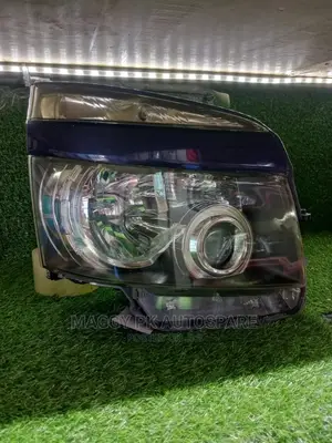 Voxy Headlight Non Xenon 2008