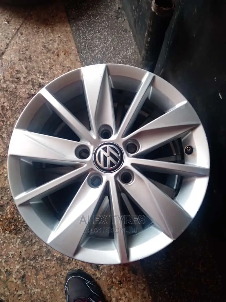 Size 15 Inches Vw Alloy Rims Set