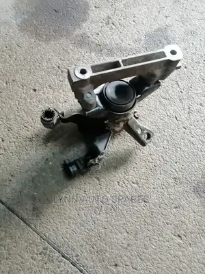Toyota Rav 4 Engine Mounting