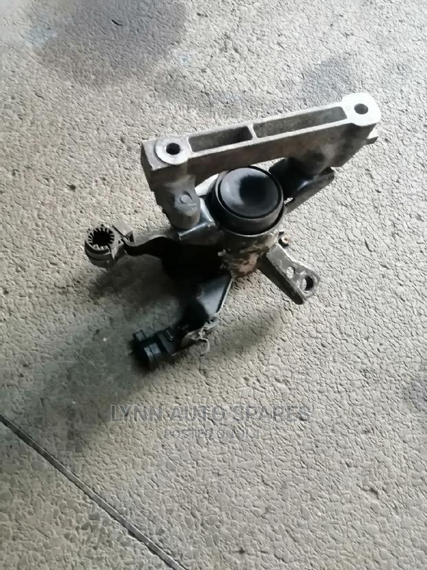 Toyota Rav 4 Engine Mounting - thumbnail 2