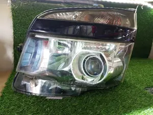 Headlight - Toyota Voxy 2012 Xenon