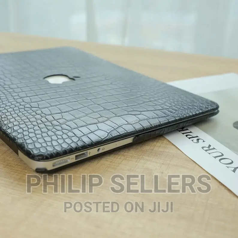 Black Crocodile Print Macbook Hard Case Vegan Leather Macboo