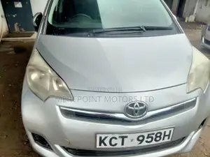 Toyota Ractis 2012 Silver