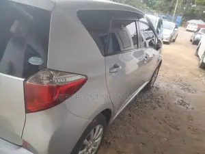 Toyota Ractis 2012 Silver