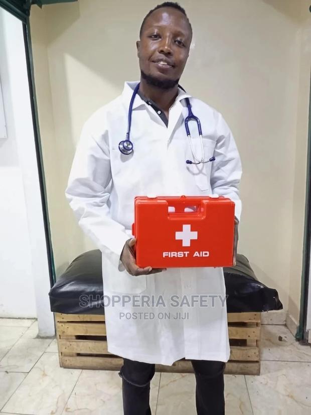 Laboratory Coats - thumbnail 3