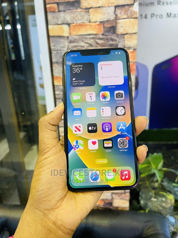 Apple iPhone 11 Pro 256 GB Green - main view