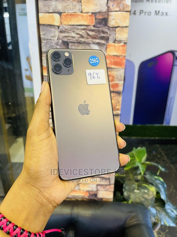 Apple iPhone 11 Pro 256 GB Green - thumbnail 3