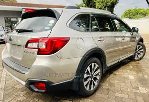 Subaru Outback 2.5i Limited AWD 2016 Gold