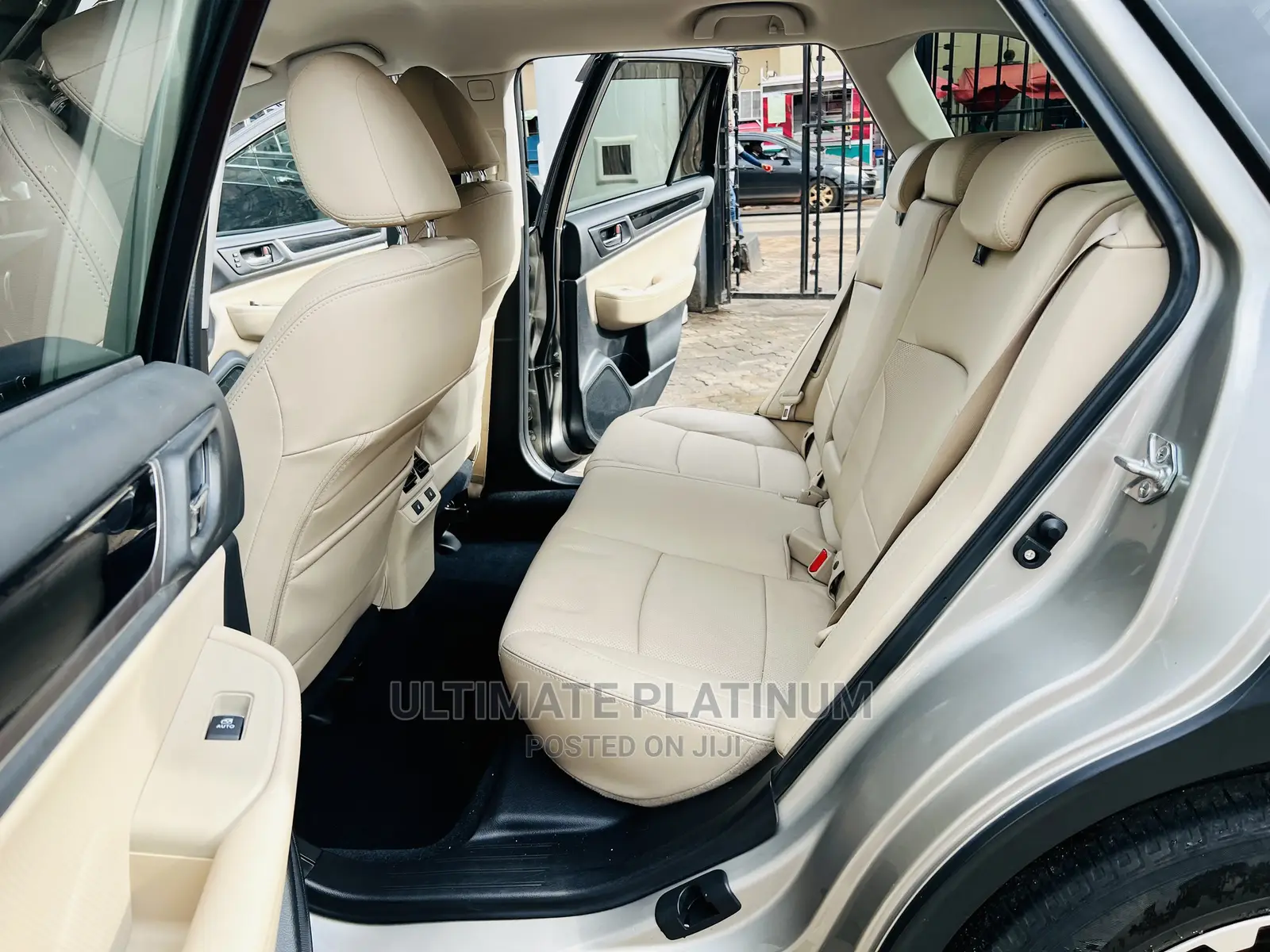 Subaru Outback 2.5i Limited AWD 2016 Gold