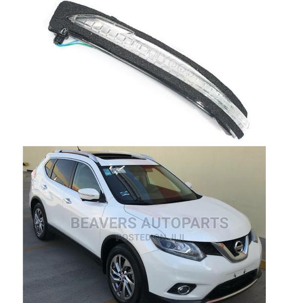 Nissan Xtrail Side Mirror Blinker/Indicator