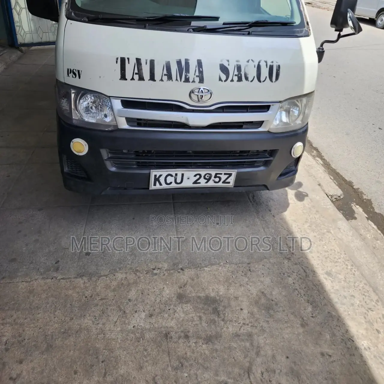 Toyota HiAce 2012 White