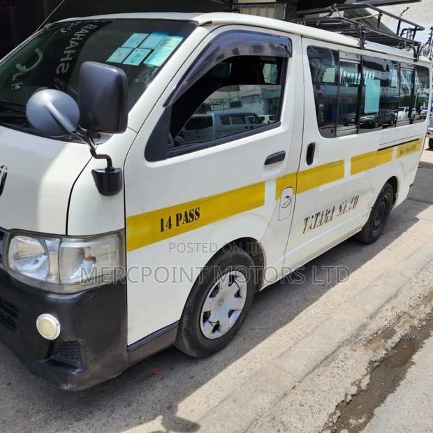 Toyota HiAce 2012 White - thumbnail 4