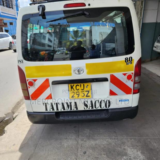 Toyota HiAce 2012 White - thumbnail 3