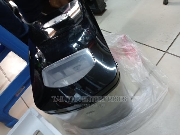 Ice Cube Maker