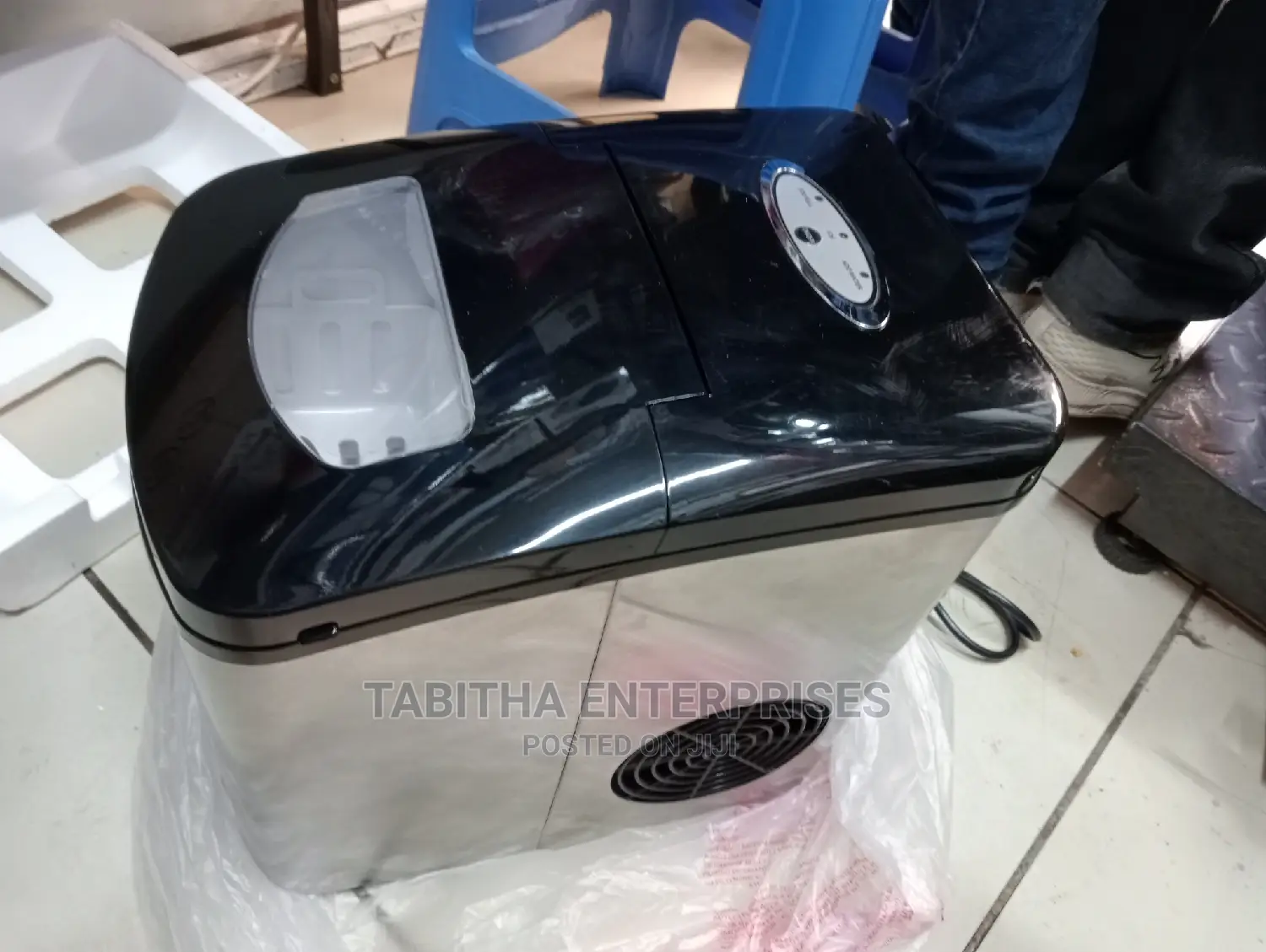 Commercial Ice Cube Maker