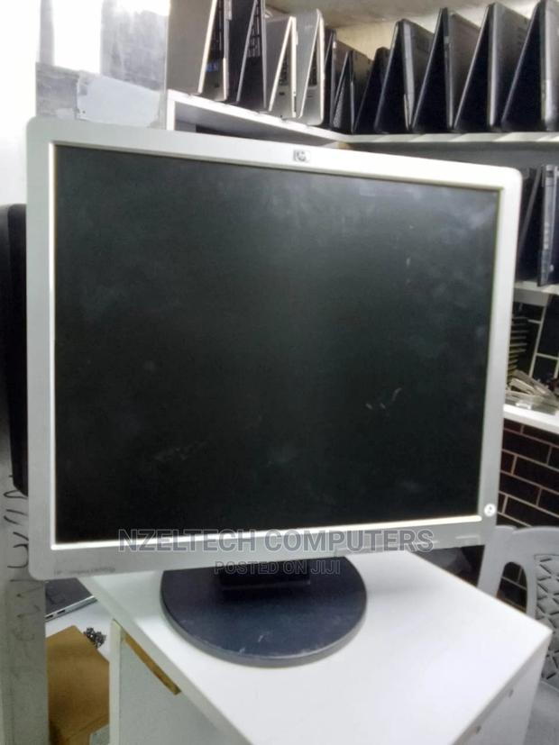 Hp 19 Inchs Monitors - thumbnail 3
