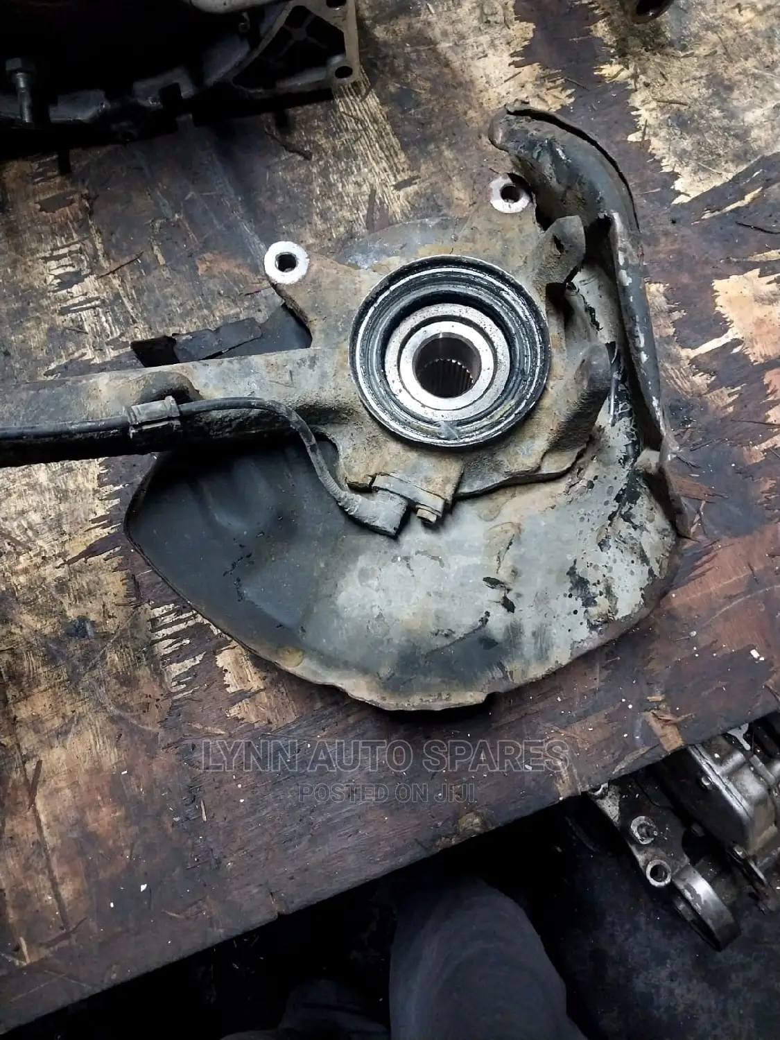 Toyota Prado 95 Front Hub With Knuckle