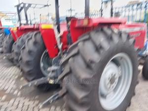 Tractor Massey Ferguson 385 - main view