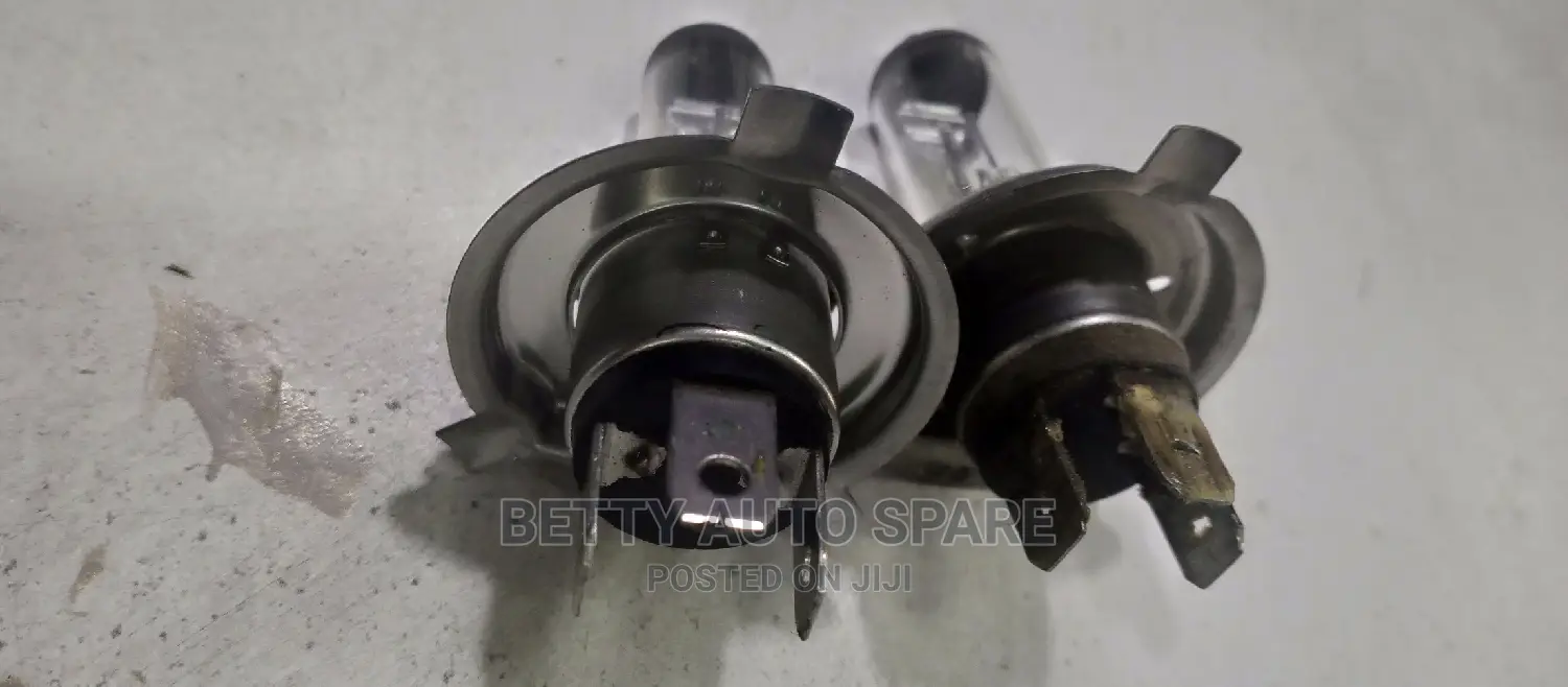 Toyota Vitz Headlight Bulbs