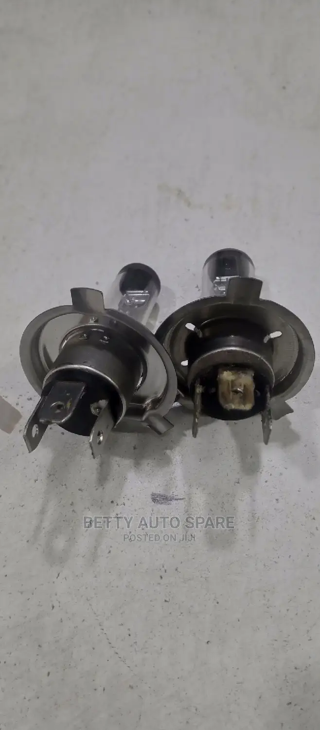 Toyota Vitz Headlight Bulbs