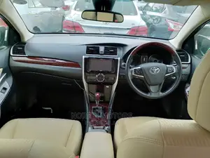 Toyota Premio 1.8 AWD 2015 Black