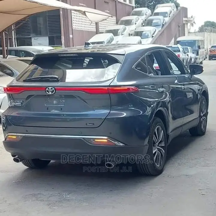 Toyota Harrier 2.0 2020 Blue