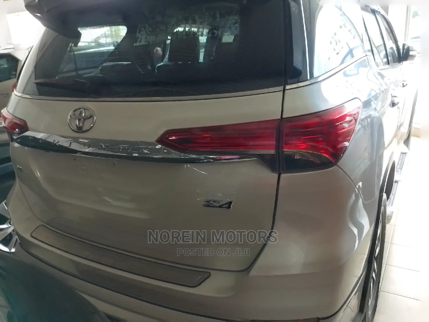 Toyota Fortuner 4.0 AWD 2016 White