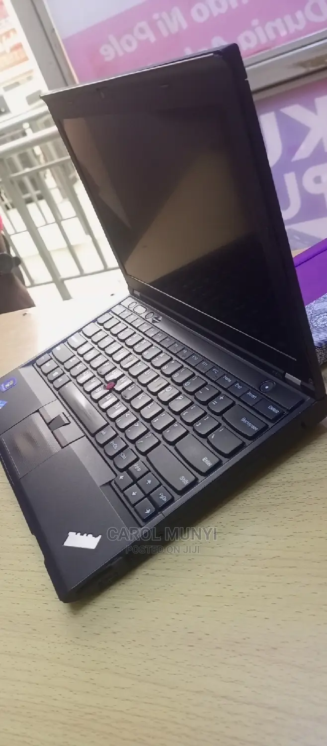 Laptop Lenovo ThinkPad X131e 4GB Intel Core I3 HDD 256GB