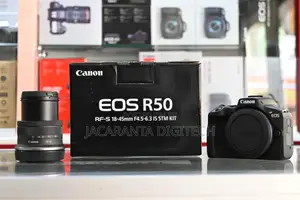 Canon R50 With 18-45mm Kit Lens