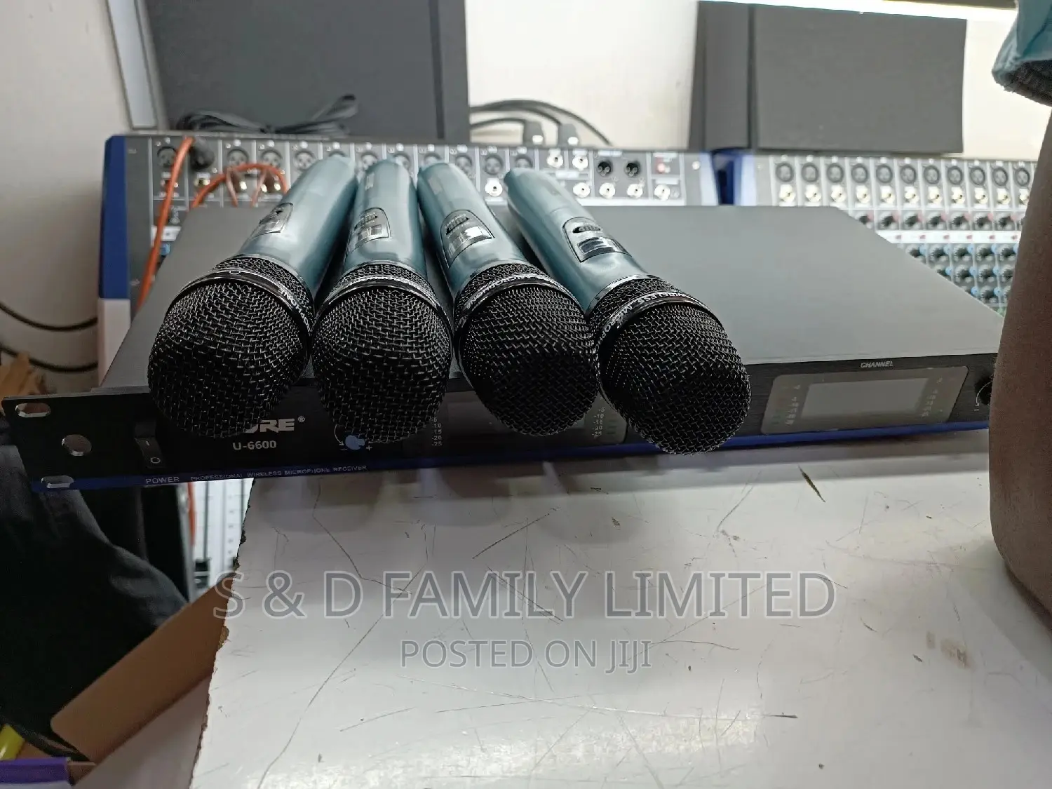 Shure 4 in 1 Wireless U6600