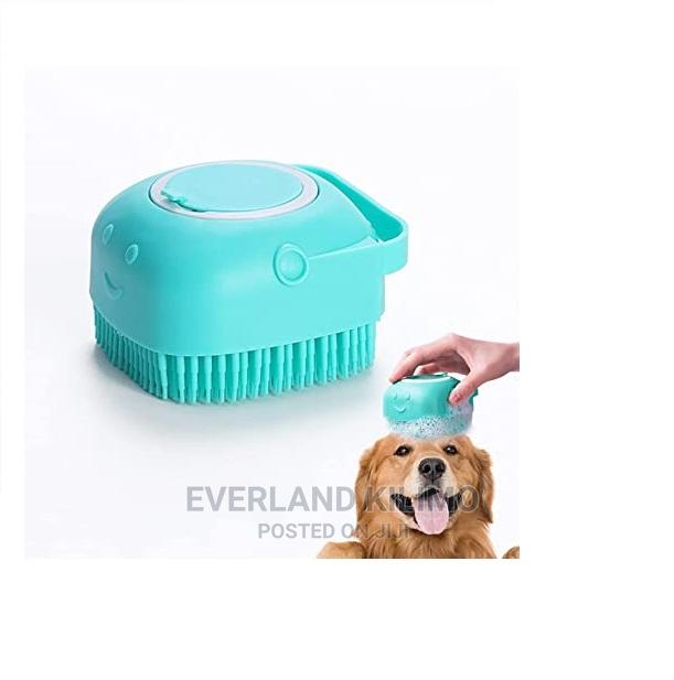 Pet Shampoo Brush- Silicone - main view