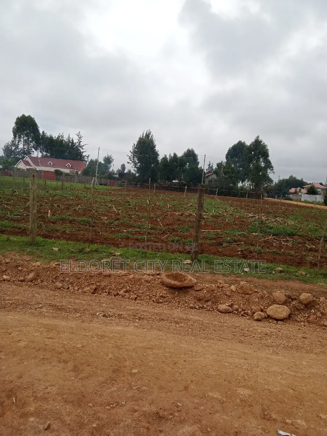 1/4 Plot Outspan With Title Less Than 500metres