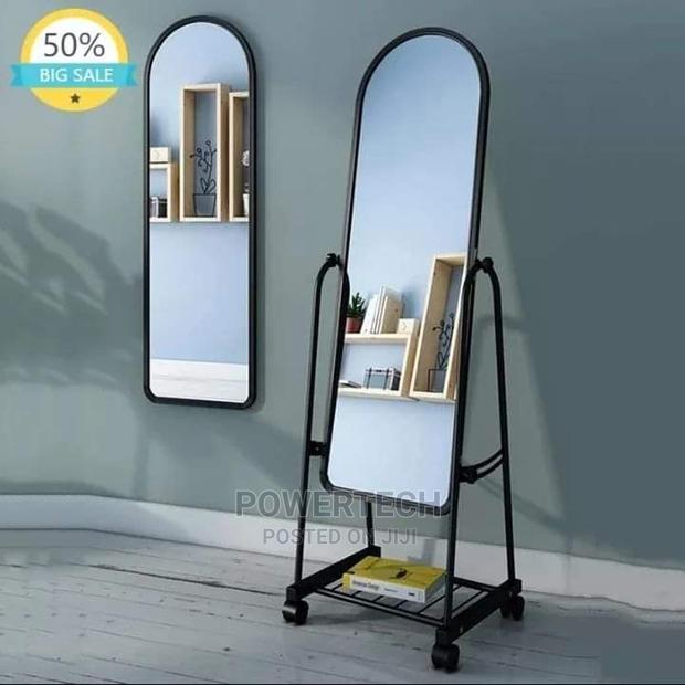 Classic Dressing Mirror With Movable Wheels