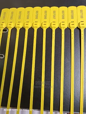 Flat Plastic Seals 40cms