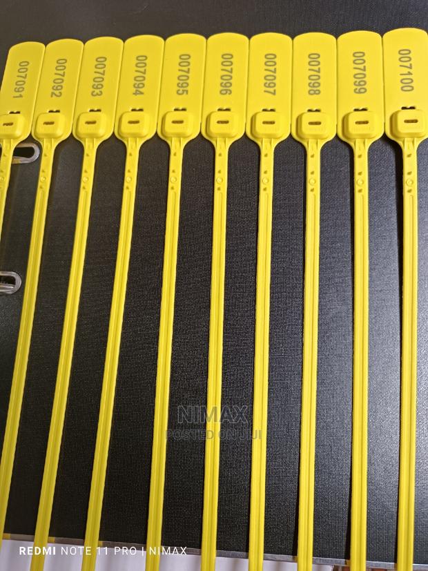 Flat Plastic Seals 40cms - main view