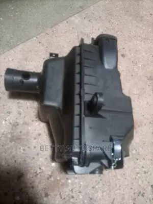 Toyota Hiace 5 L Air Cleaner Housing