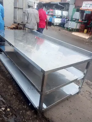 3selves Working Table