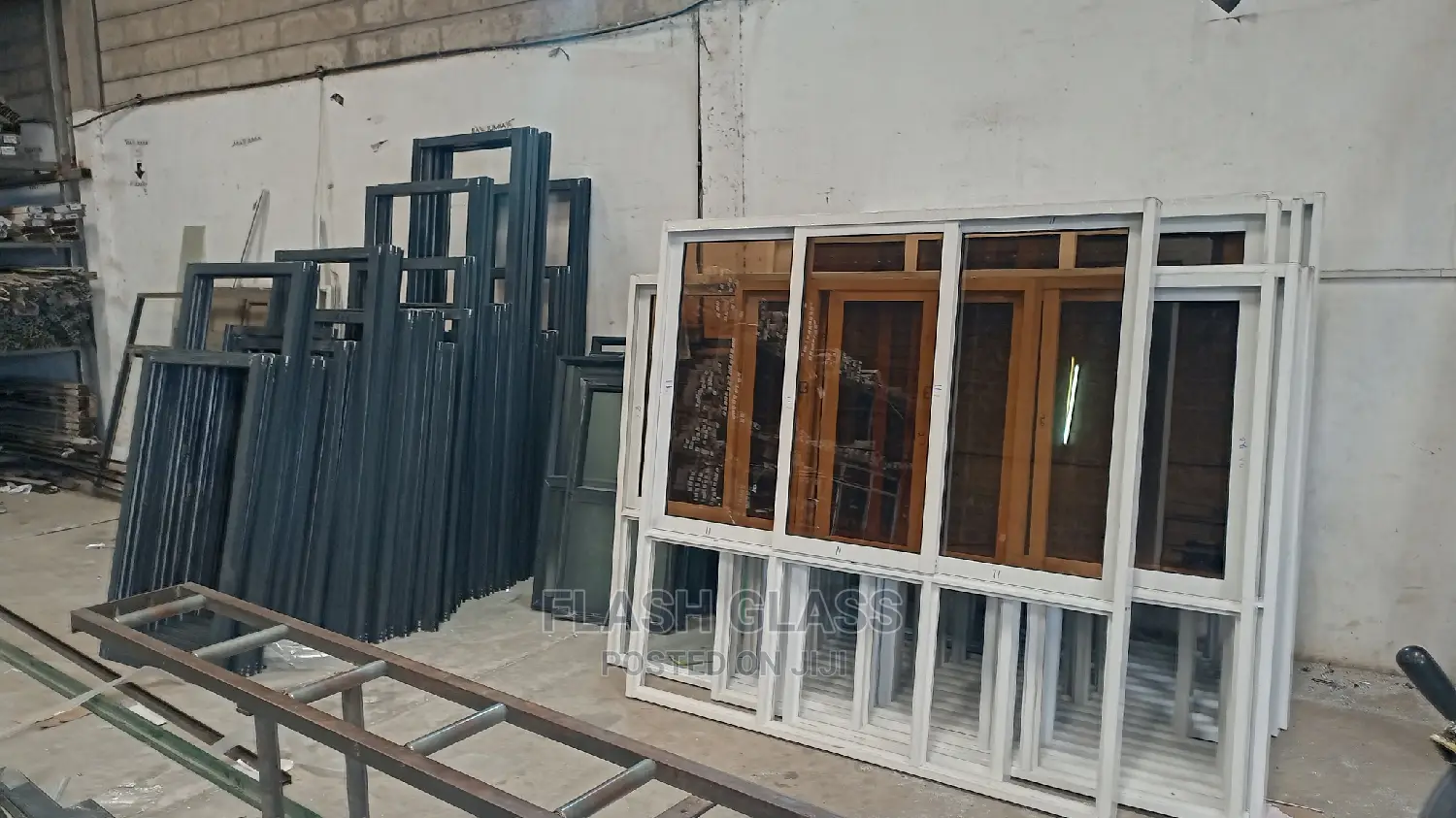 Customized Aluminium Sliding Windows (Price Per Sqm)