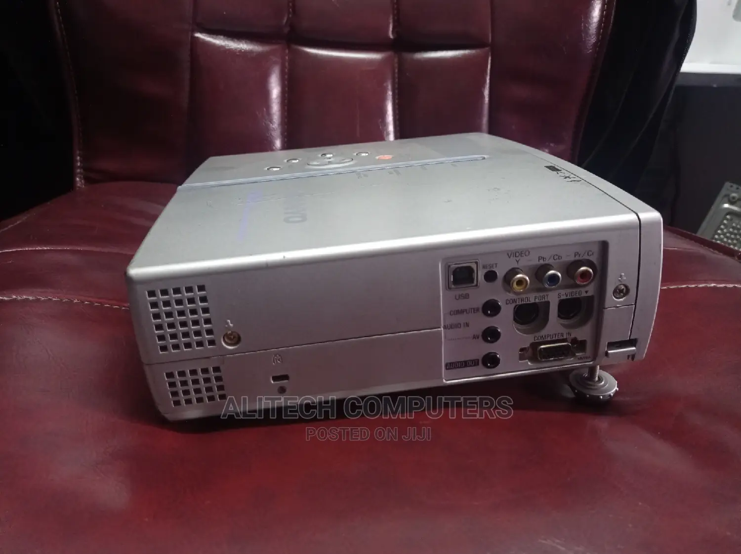 Sanyo Projector PLC -Sw20