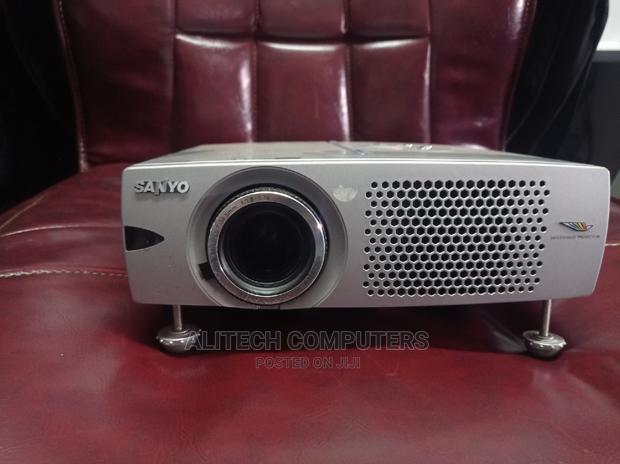 Sanyo Projector PLC -Sw20 - thumbnail 2