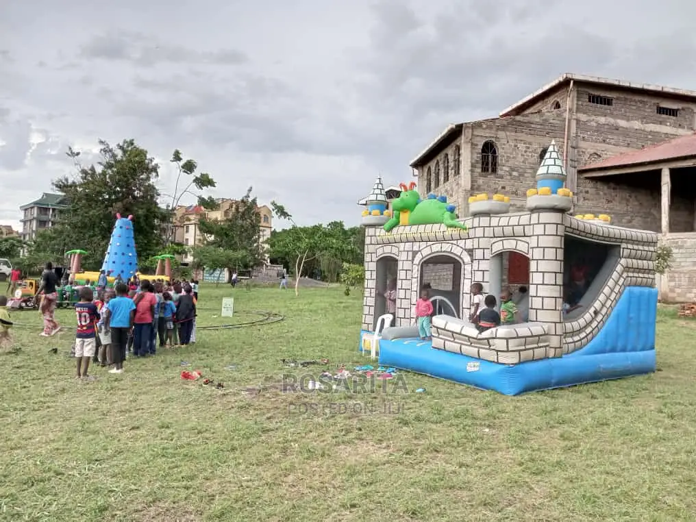 Bouncing Castles and Other Play Items for Hire