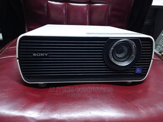 Sony Vpl-ex100 - main view