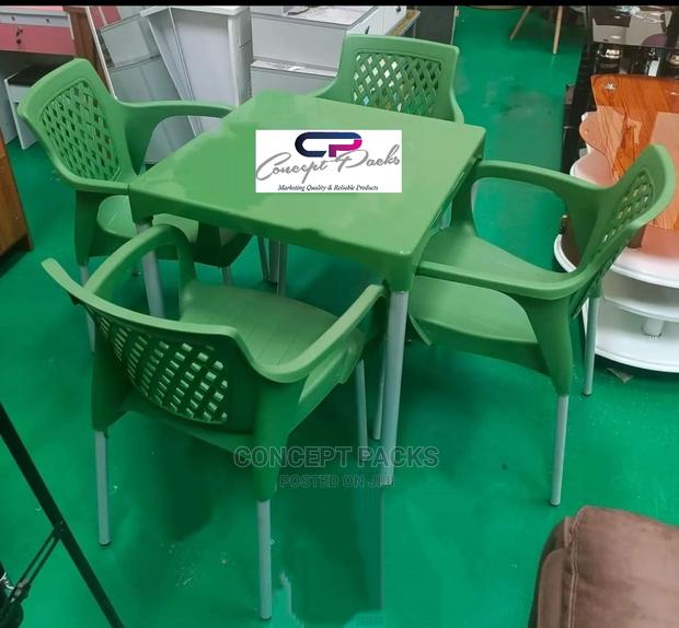 Metal Tubing Table 4 Chair Set.
