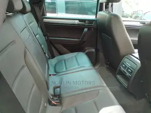 Volkswagen Touareg 2016 Black