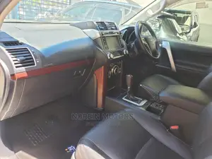 Toyota Land Cruiser Prado 2018 Pearl